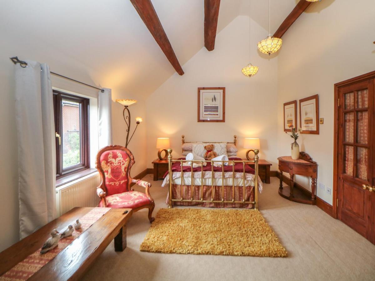 The Haybarn Villa Личфийлд Екстериор снимка